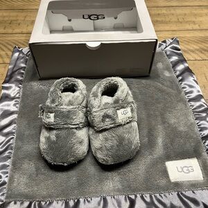 UGG Gray baby slippers